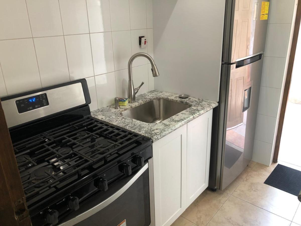 Le Quad - One Bedroom & Studio Apt - Private, Spacious & Secured Kingston Kültér fotó
