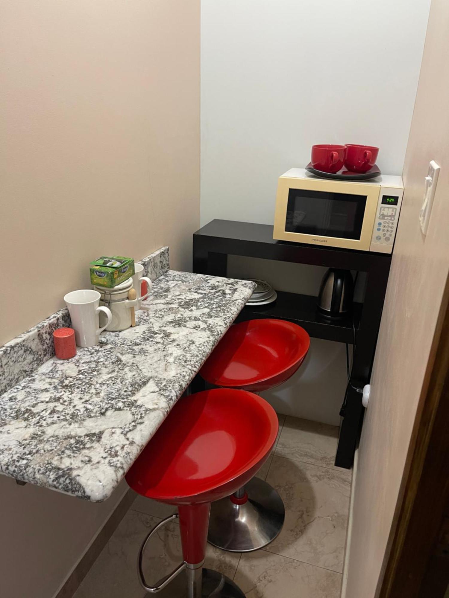 Le Quad - One Bedroom & Studio Apt - Private, Spacious & Secured Kingston Kültér fotó