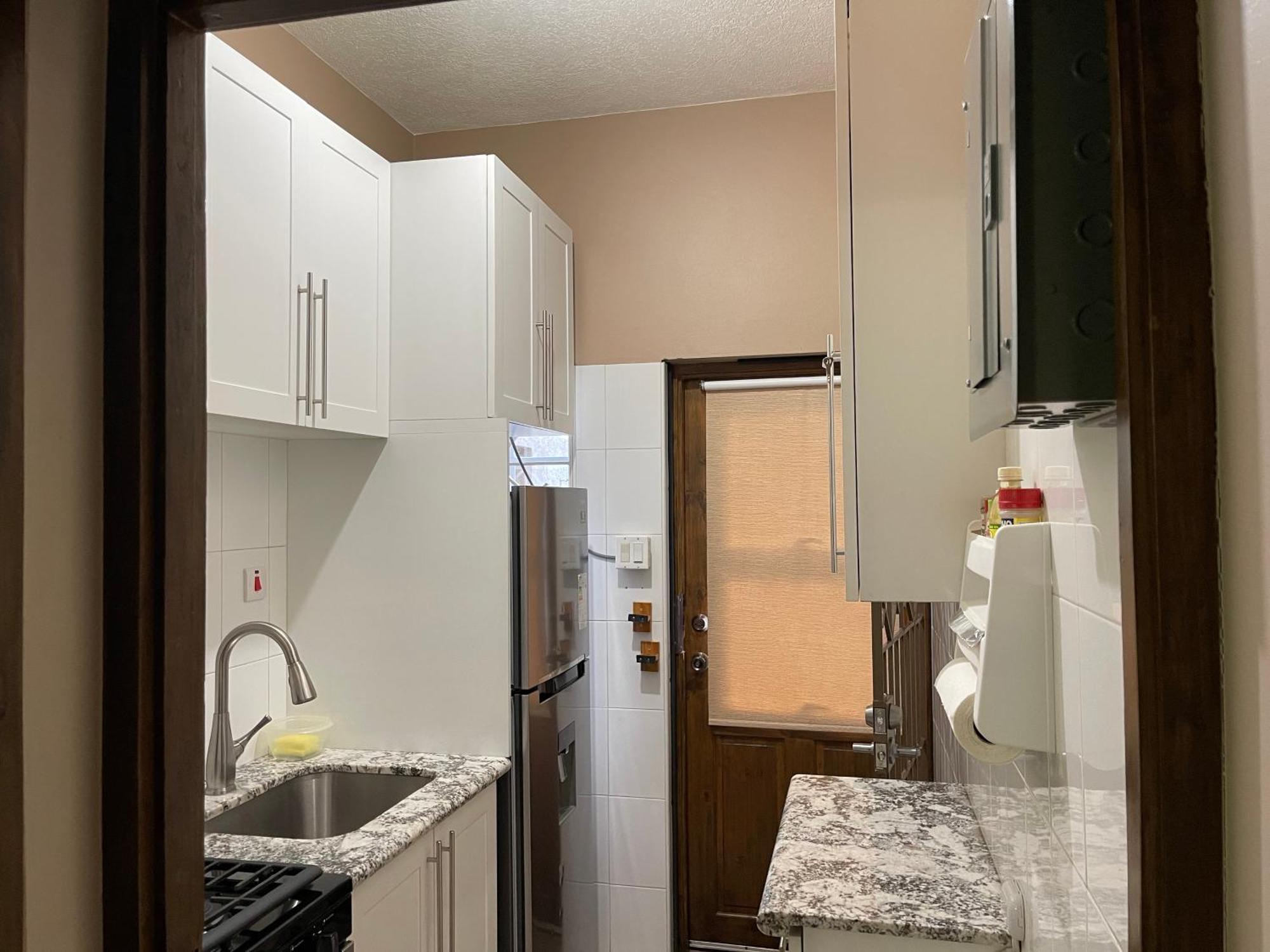 Le Quad - One Bedroom & Studio Apt - Private, Spacious & Secured Kingston Kültér fotó