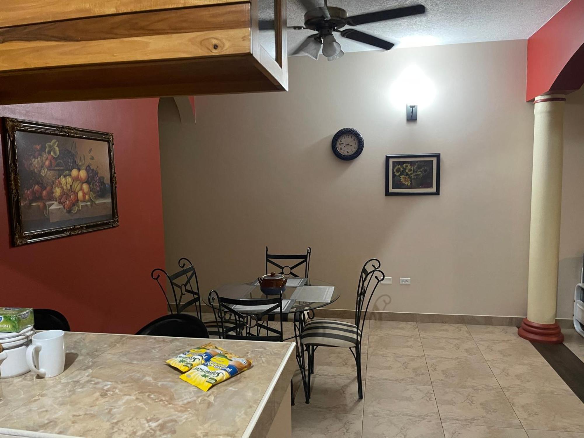 Le Quad - One Bedroom & Studio Apt - Private, Spacious & Secured Kingston Kültér fotó